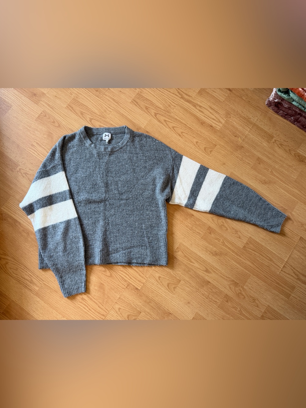 Gray Sweater with White Sleeve Stripes